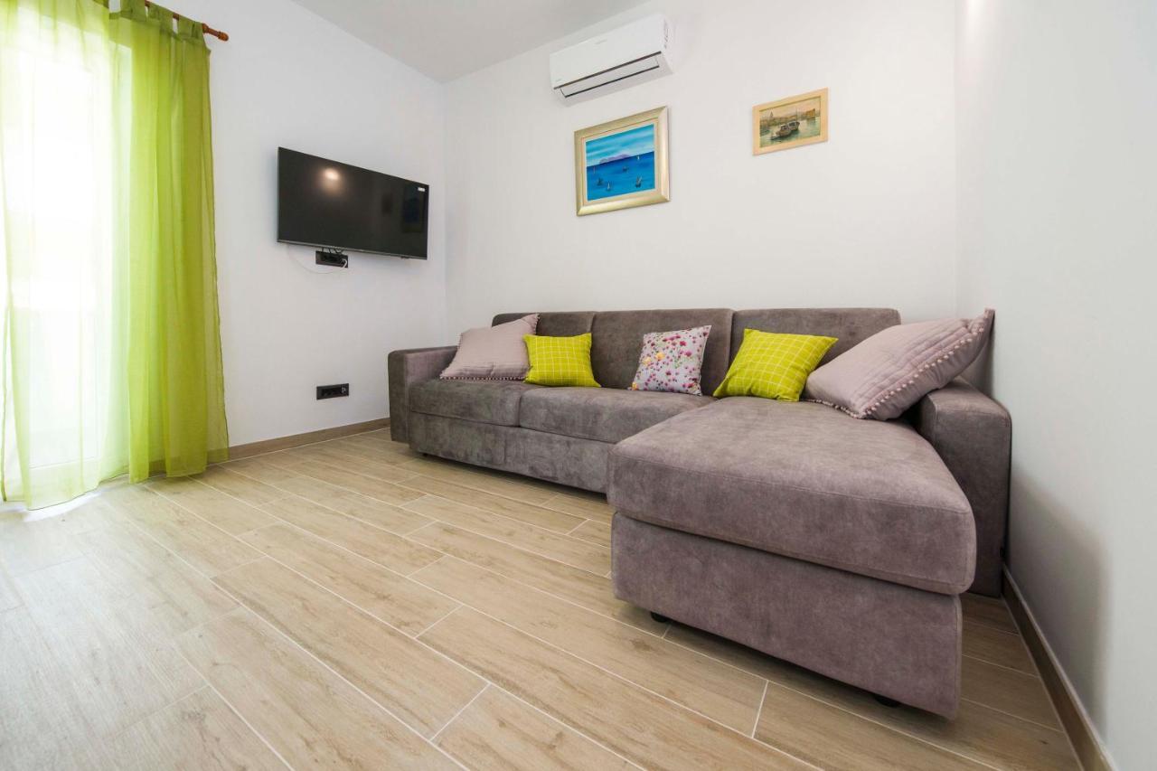 Ve & Ki Apartment Podstrana Bagian luar foto